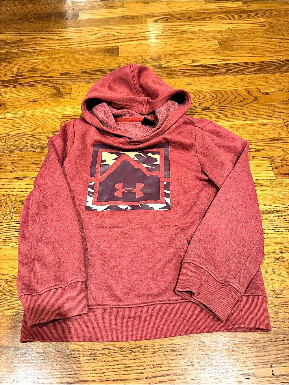 Boys under armour sweatshirt